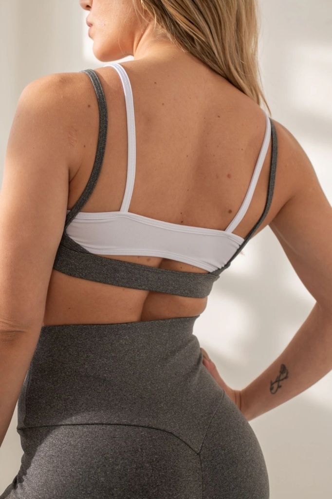 INV. TOP DEPORTIVO LAYERED DE POLISAP
