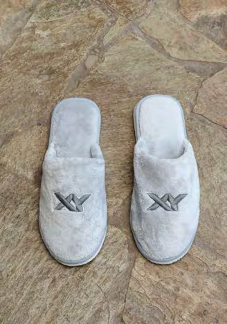 [XY98]  INV. PANTUFLA POLAR SUPER SOFT CON LOGO SOBRE CAPELLADA (39/40)