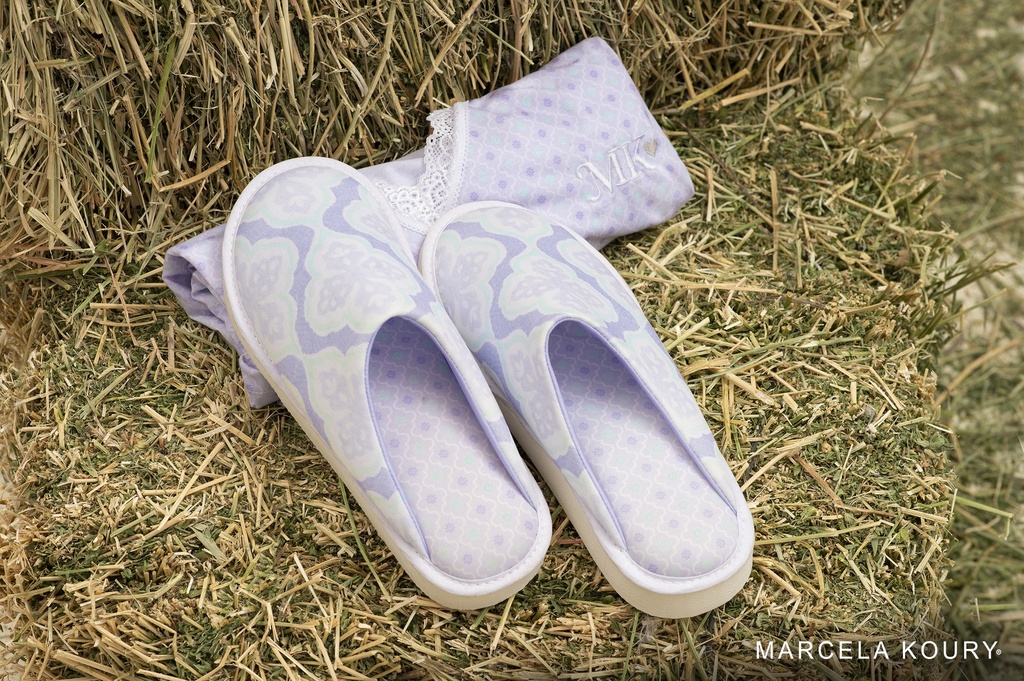 IMPERDIBLE!!! 50% DE DESCUENTO SOBRE PRECIO PUBLICADO!! INV. PAR DE PANTUFLAS ESTAMPADAS "STELLA"